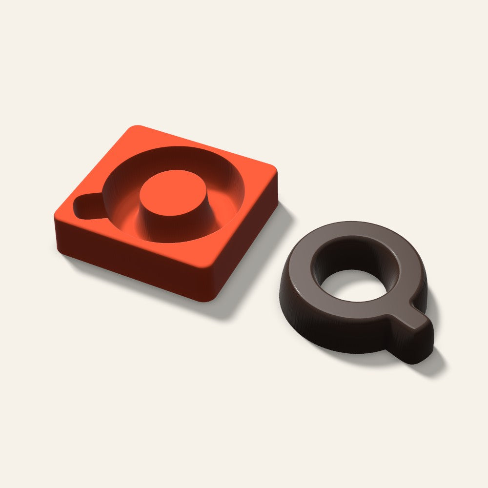 Letter Q Mold, 4 Inch, 3D render